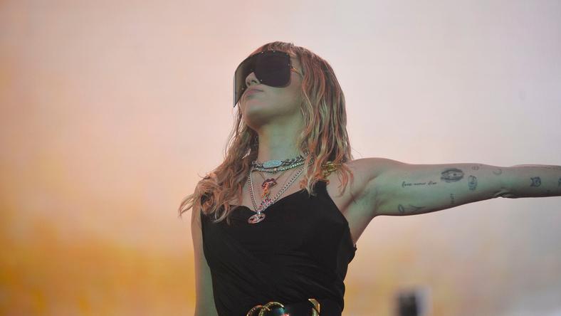 《黑镜》第五季没崩,但很平庸